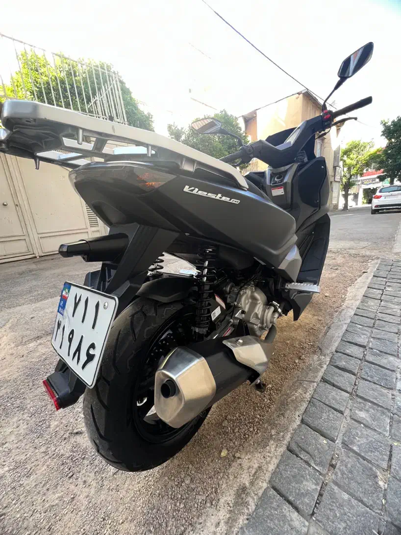 کی وی ویسته ۲۵۰ درحد صفر|موتورسیکلت|شیراز, شهرک امیر کبیر|دیوار
