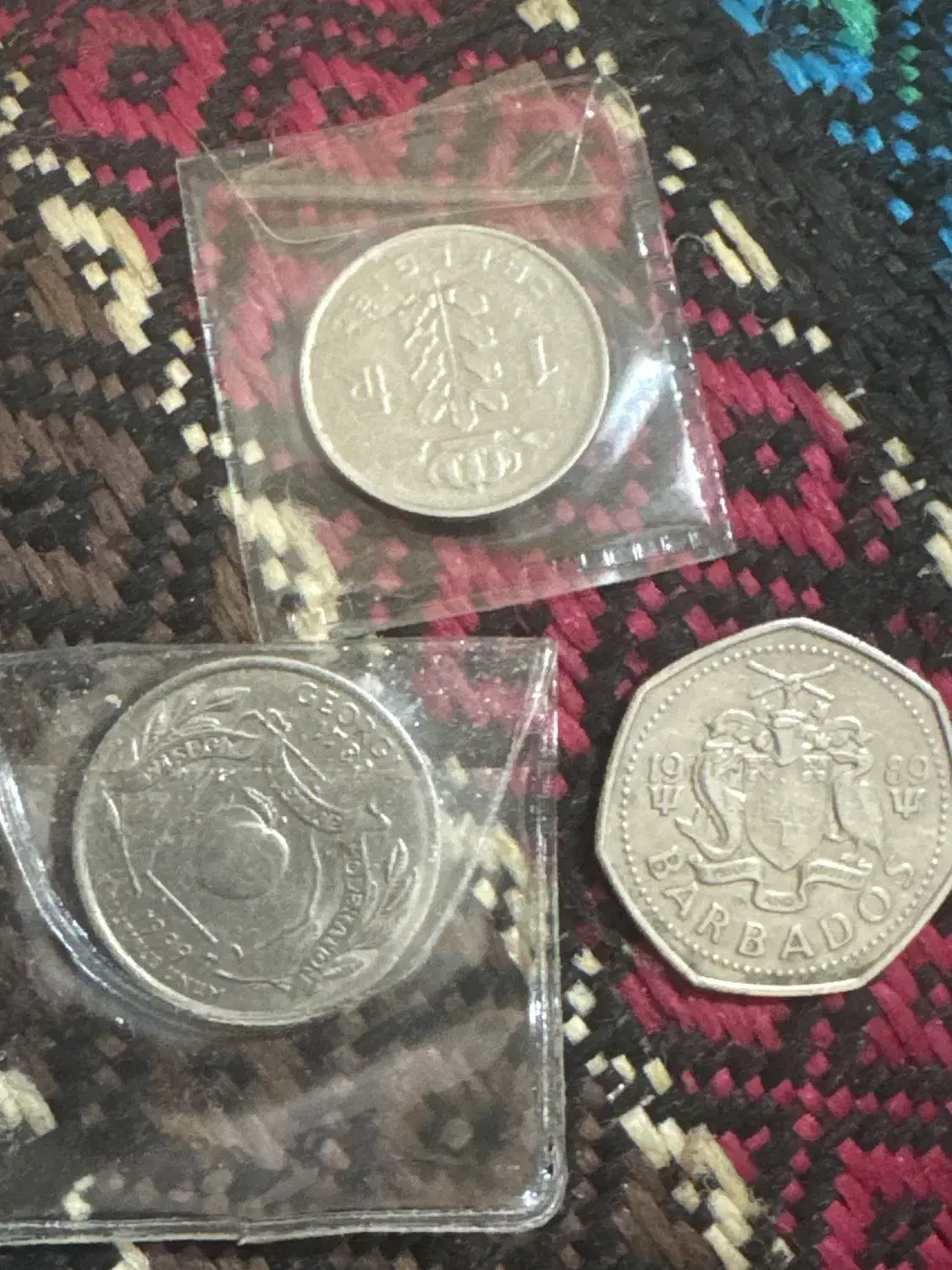 سه عدد سکه باهم|کلکسیون سکه، تمبر، اسکناس|پرند, فاز ۴|دیوار