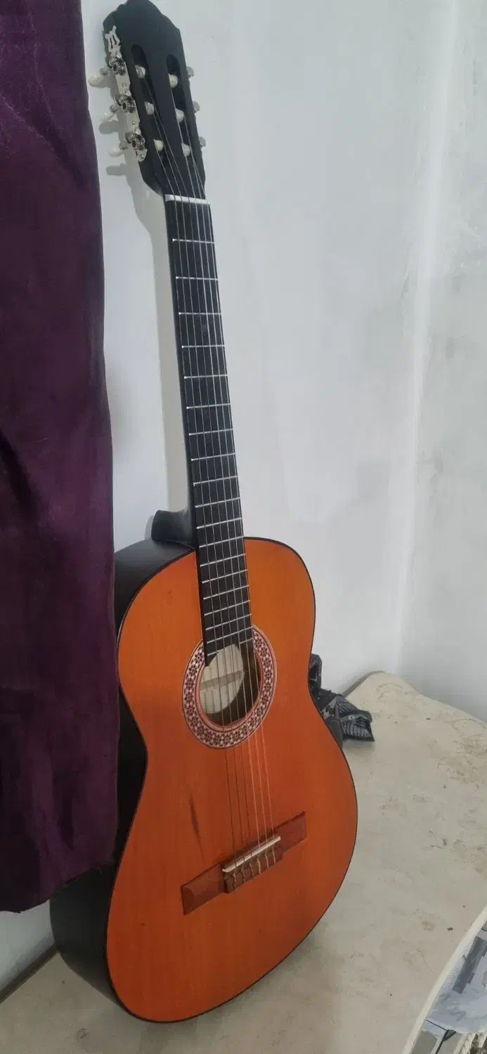 گیتار mv3|گیتار، بیس، امپلیفایر|همدان, |دیوار