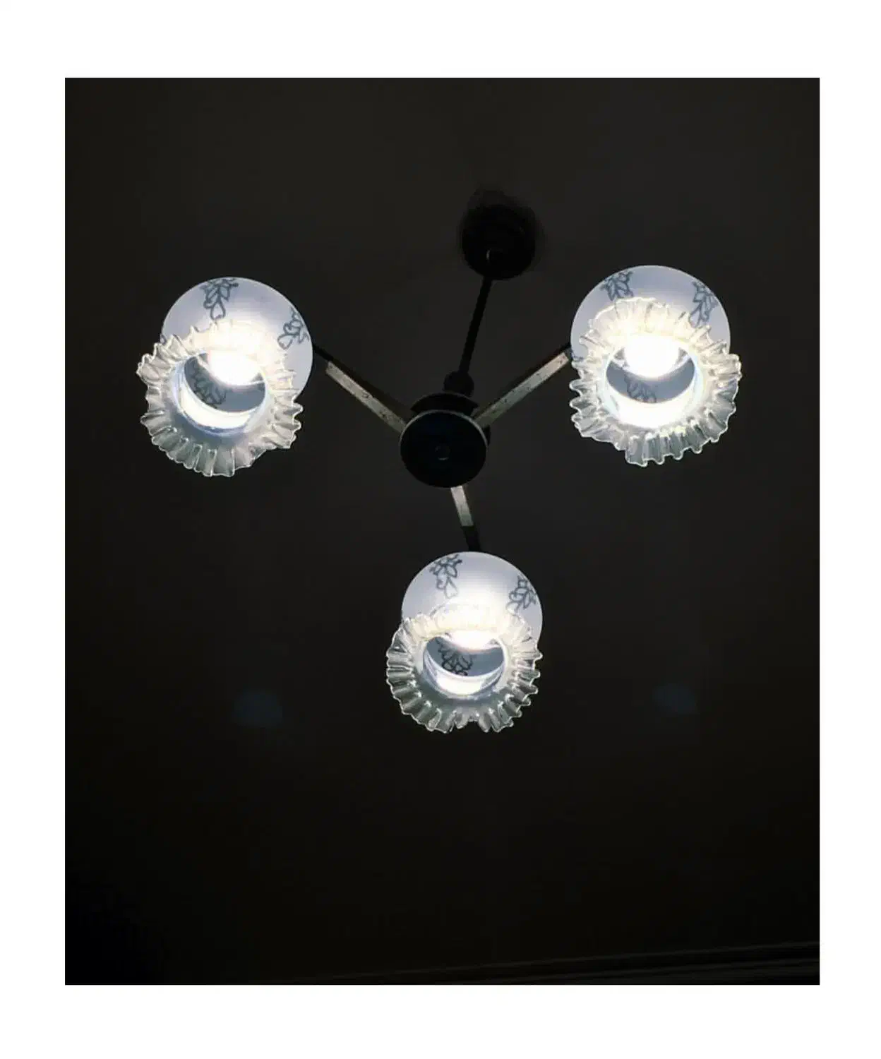 لوستر آنتیک|لوستر و چراغ آویز|اصفهان, خواجو|دیوار