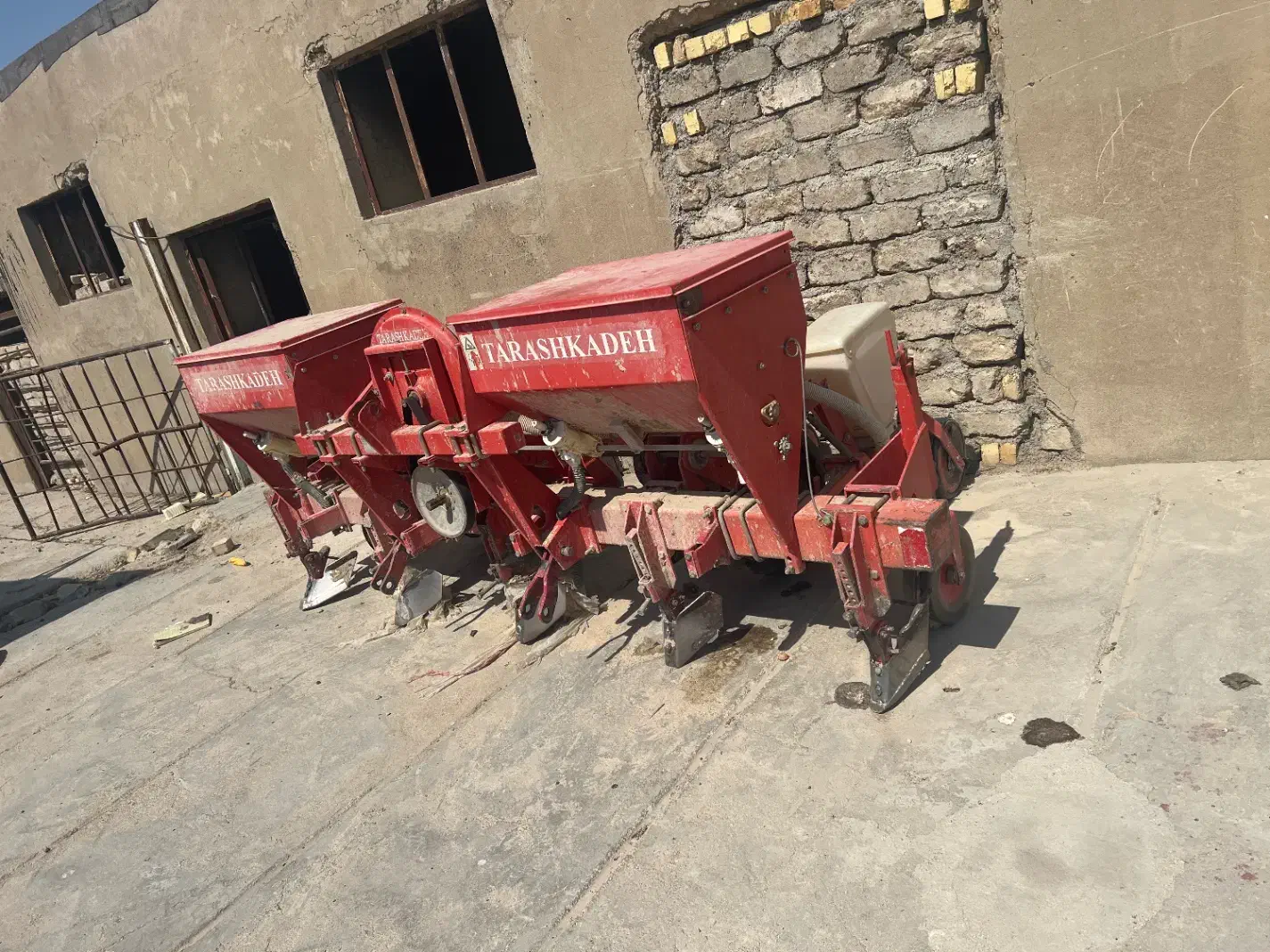 دیسک۲۲ پر چیزل ۷ شاخه ذرت کار|ماشینآلات صنعتی|فیروزآباد (فارس), |دیوار