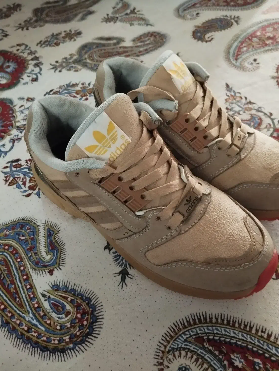 کتونی آدیداس|کیف، کفش، کمربند|قرچک, شهرک طلائیه|دیوار