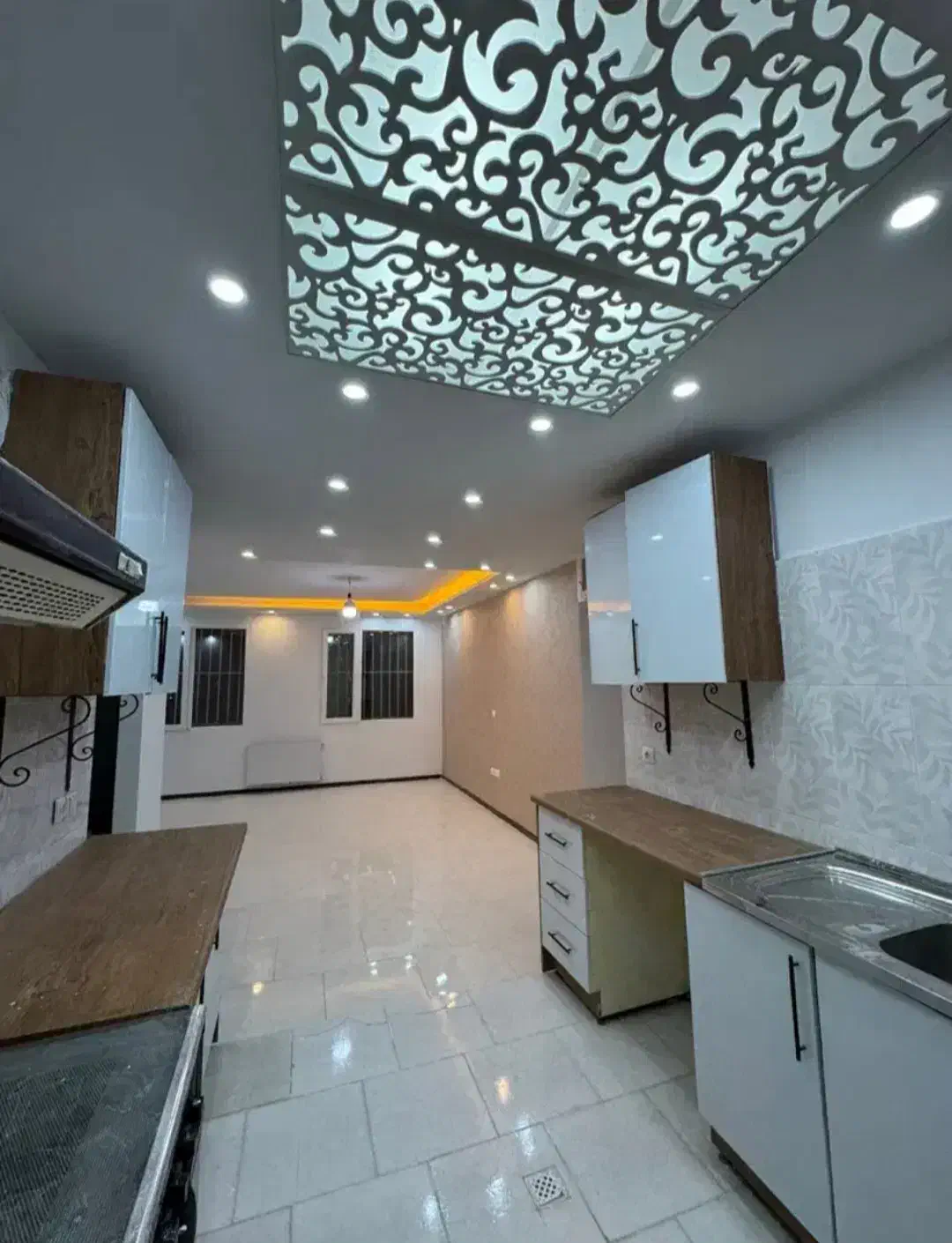 دو خواب خیابان ظفر پارکینگ انباری طبقه اول|فروش آپارتمان|هشتگرد, شهرک گلها|دیوار