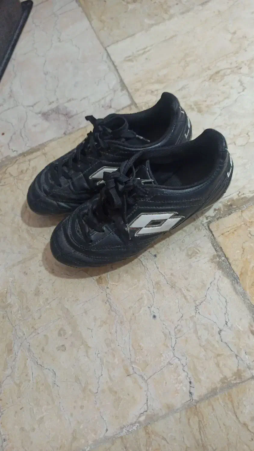 استوک فوتبال خارجی، یک جفت ایرانی سایز ۳۲ و۳۳|کیف، کفش، کمربند|اسلامشهر, باغ فیض|دیوار