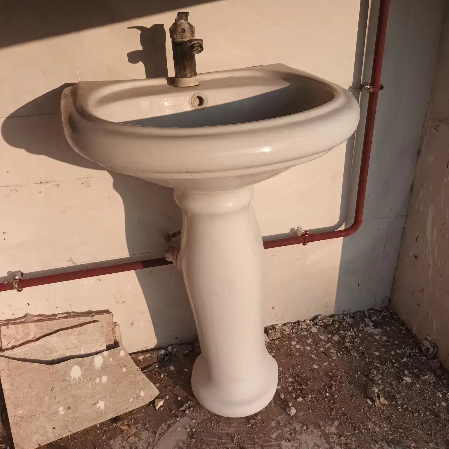 یک عدد روشویی جنس عالی باشیر|لوازم سرویس بهداشتی|رشت, حومه رشت|دیوار