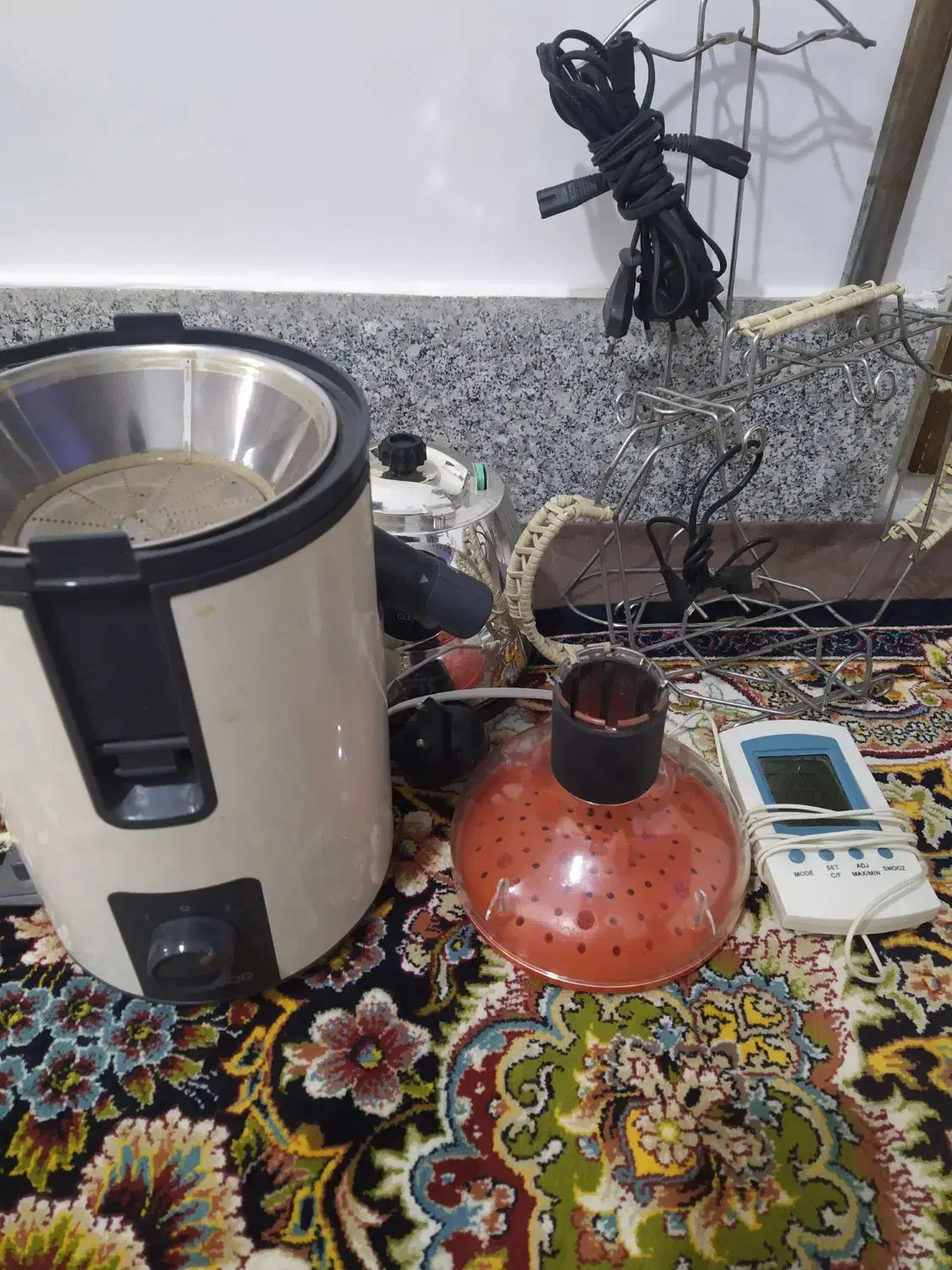موتور آب میوه گیری یونیورسال ۷۰۰وات و ۴۰۰وات|آبمیوه‌گیر و آب‌مرکبات‌گیر|قم, نیروگاه|دیوار