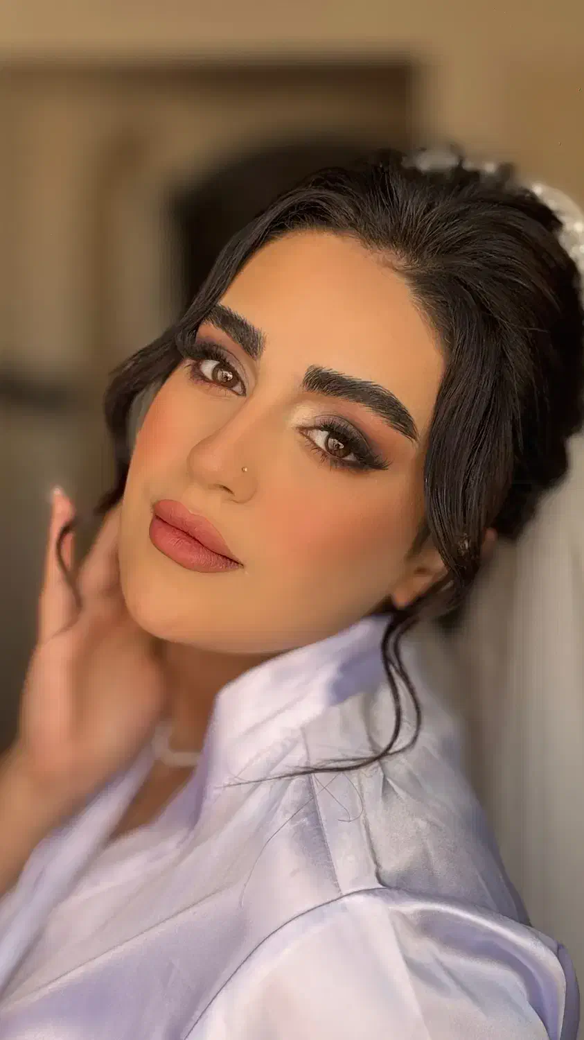 میکاپ و شنیون عروس فقط با ۸.۹۸۰.۰۰۰ تومان|خدمات آرایشگری و زیبایی|اصفهان, ملک|دیوار