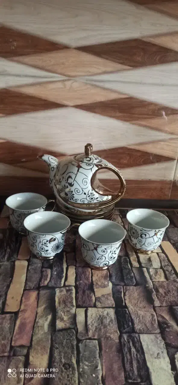 کلکسیونی|کلکسیون اشیاء عتیقه|دورود, |دیوار