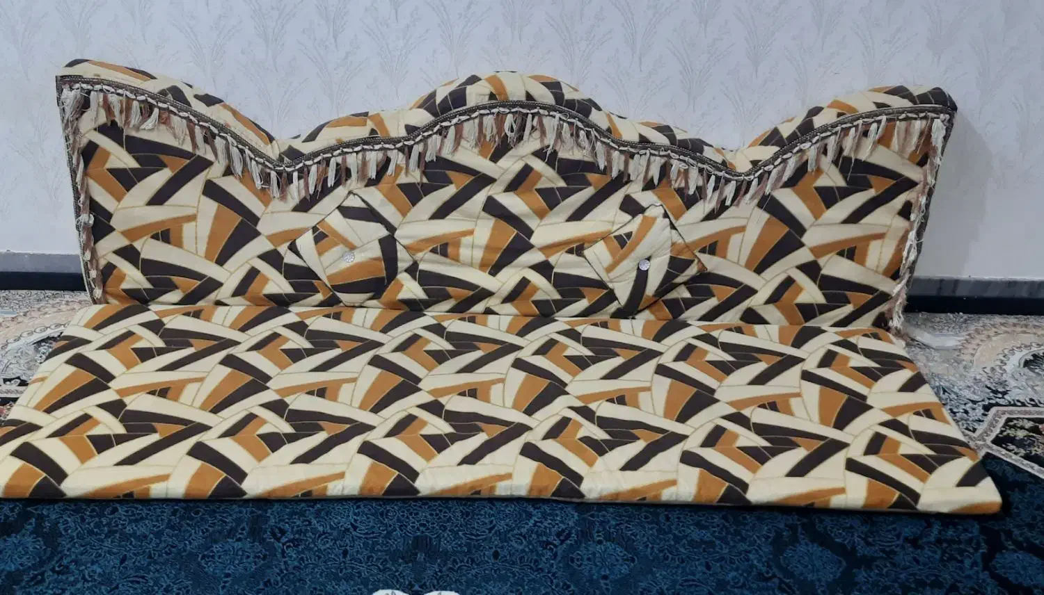 پشتی  درجه یک|پشتی|شوشتر, |دیوار