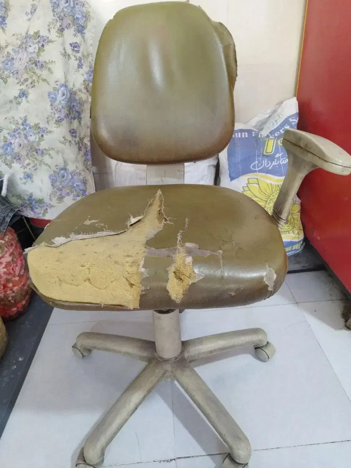 صندلی اداری جک دار چرخان|صندلی و نیمکت|تبریز, |دیوار