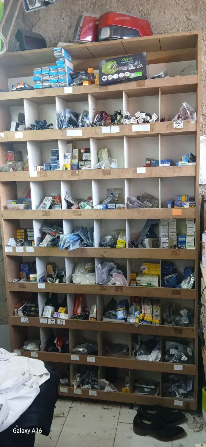 قفسه چوبی مخصوص لوازم یدکی کشویی|فروشگاه و مغازه|باسمنج, |دیوار