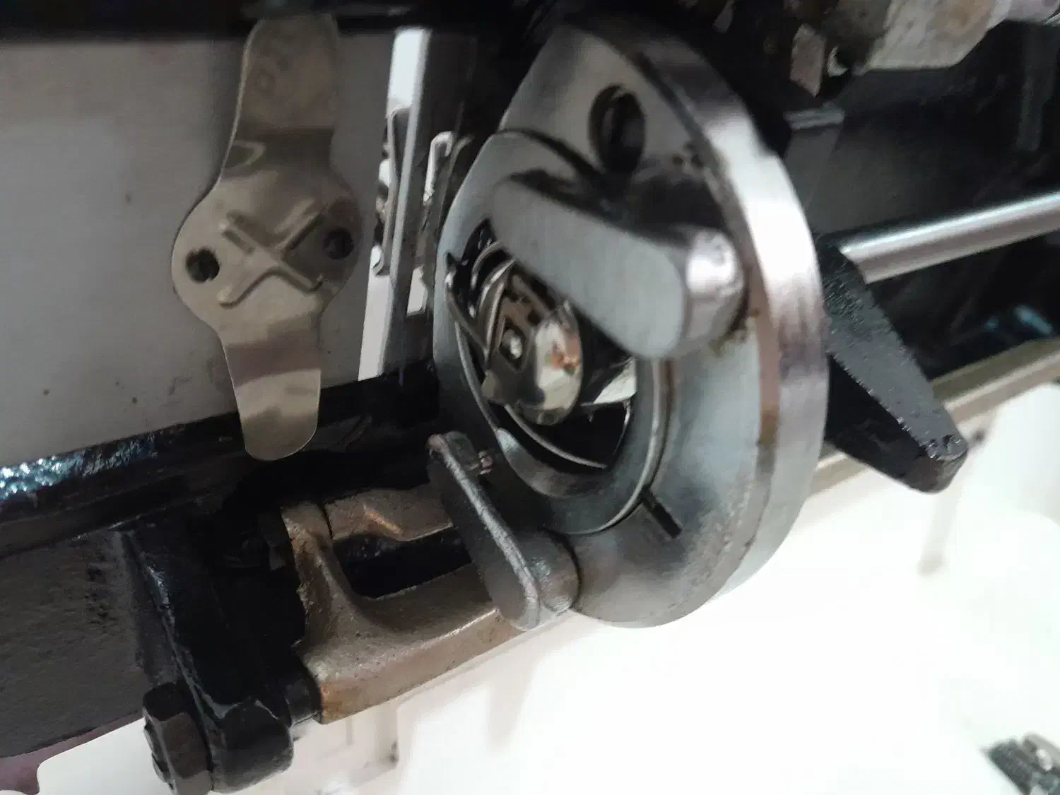 چرخ خیاطی و ریسندگی|چرخ خیاطی و ریسندگی|سردشت, |دیوار