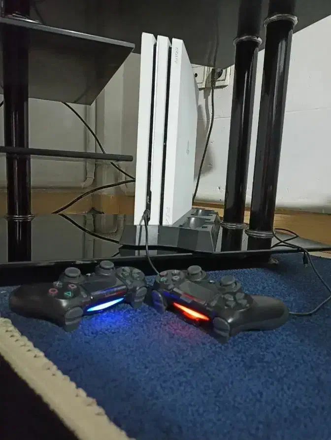کنسول PS4 سفید پرو کپی خور دو دسته فول بازی|کنسول، بازی ویدئویی و آنلاین|گرگان, |دیوار