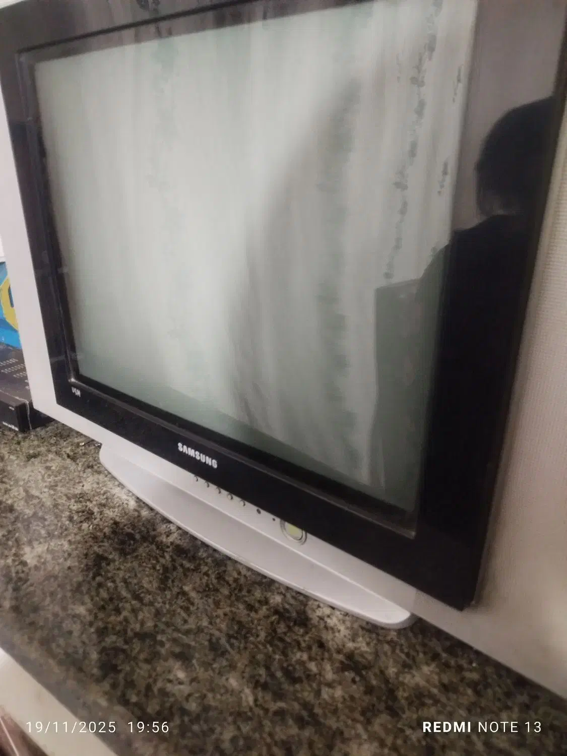 تلوزیون|تلویزیون و پروژکتور|خانمیرزا, |دیوار