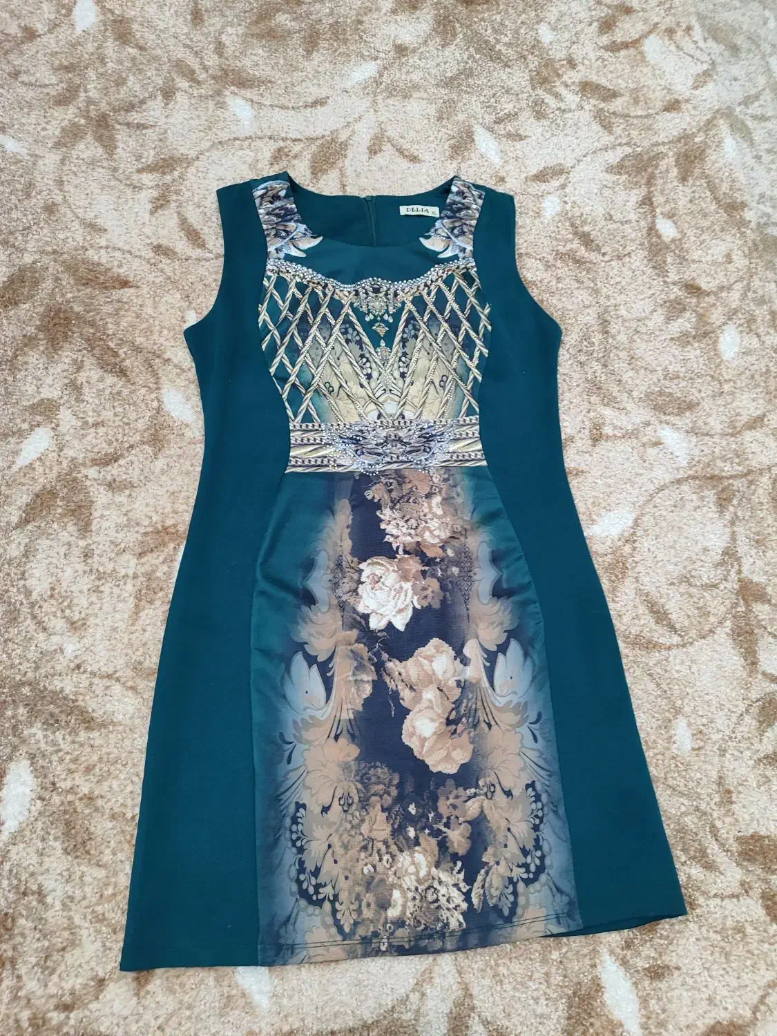 لباس جشن|لباس|کاشان, مفتح|دیوار