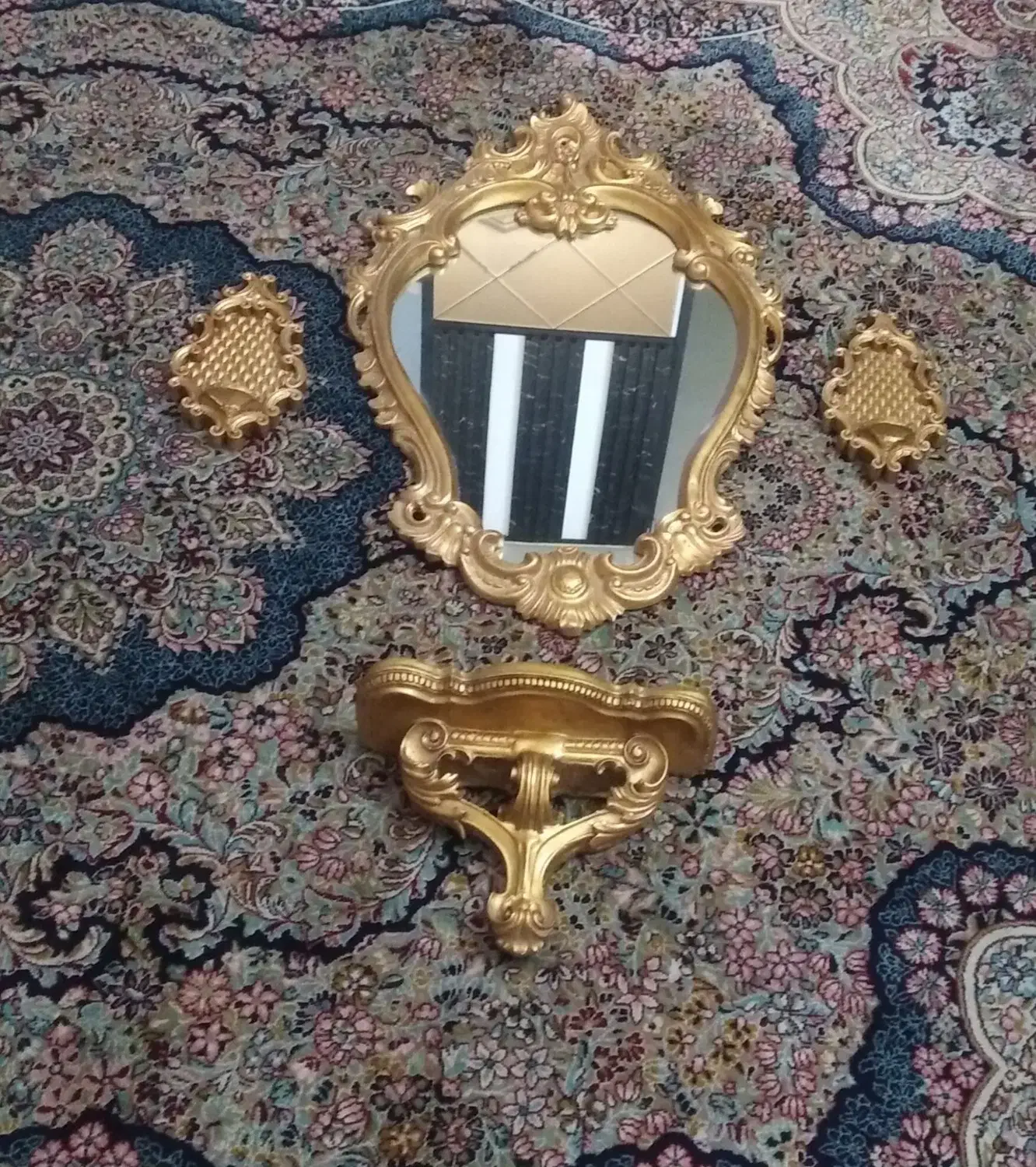 اینه|آینه|مشهد, ارمغان|دیوار