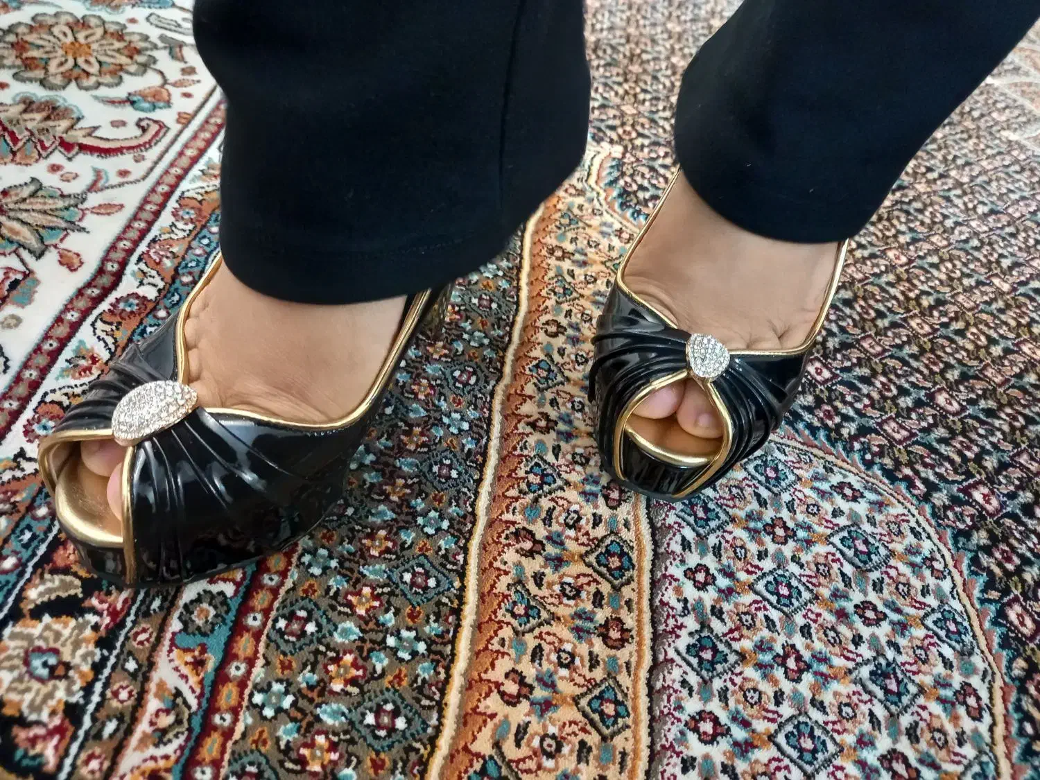 کفش مجلسی|کیف، کفش، کمربند|اردبیل, |دیوار