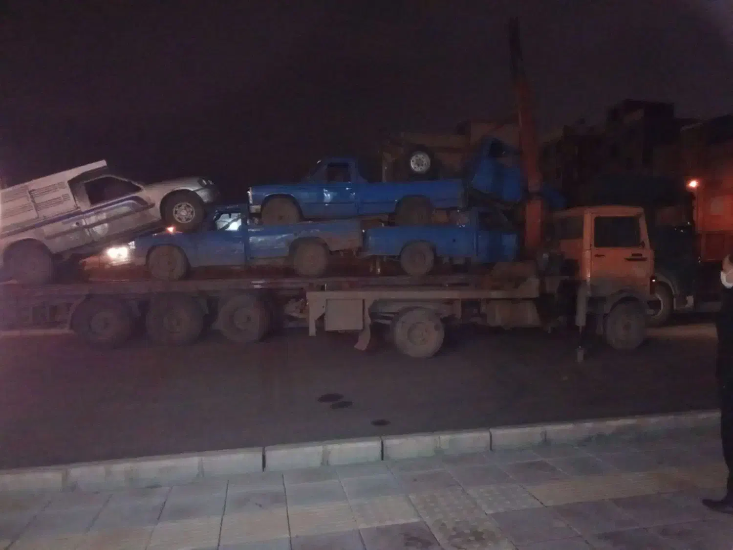 اسقات و فرسوده نیسان تناژ بالا کامیونت ون 3800|خودرو سواری و وانت|سنگر, |دیوار