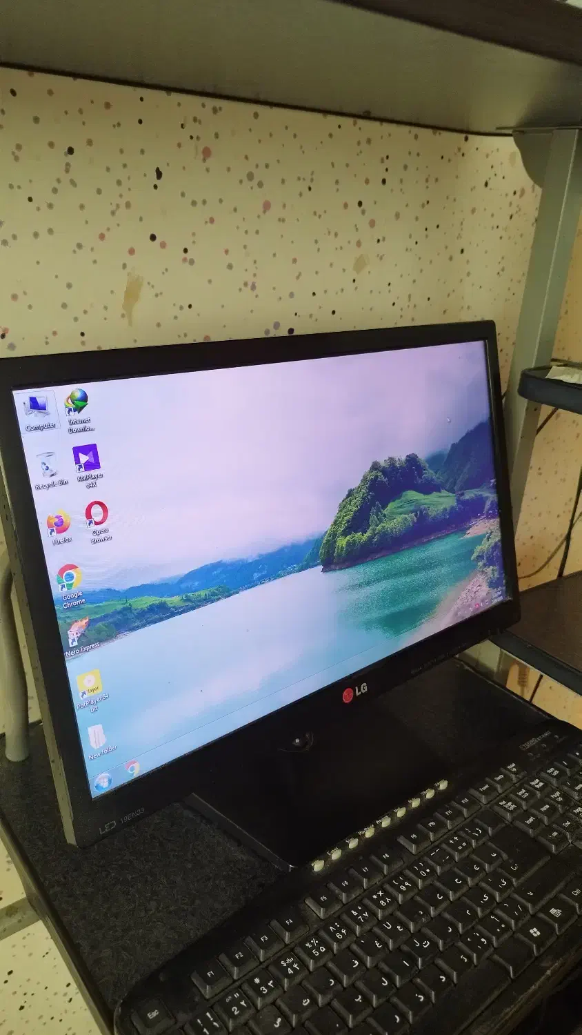 کامپیوتر رو میزی برای کار های معمولی|رایانه رومیزی|بندر انزلی, استادیوم|دیوار