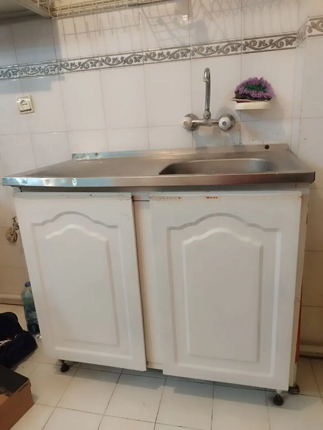 کابینت فلزی با سینک تمیز و سالم|مصالح و تجهیزات ساختمان|تهران, منیریه|دیوار