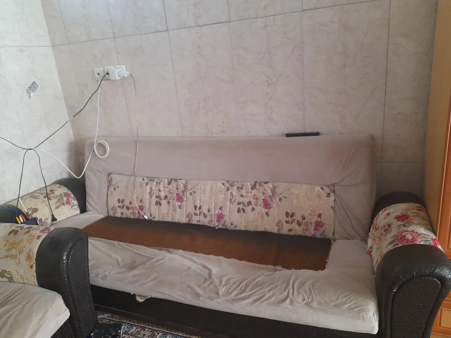 دو عدد مبل تختخواب شو|مبلمان خانگی و میز عسلی|مشهد, کارگران|دیوار