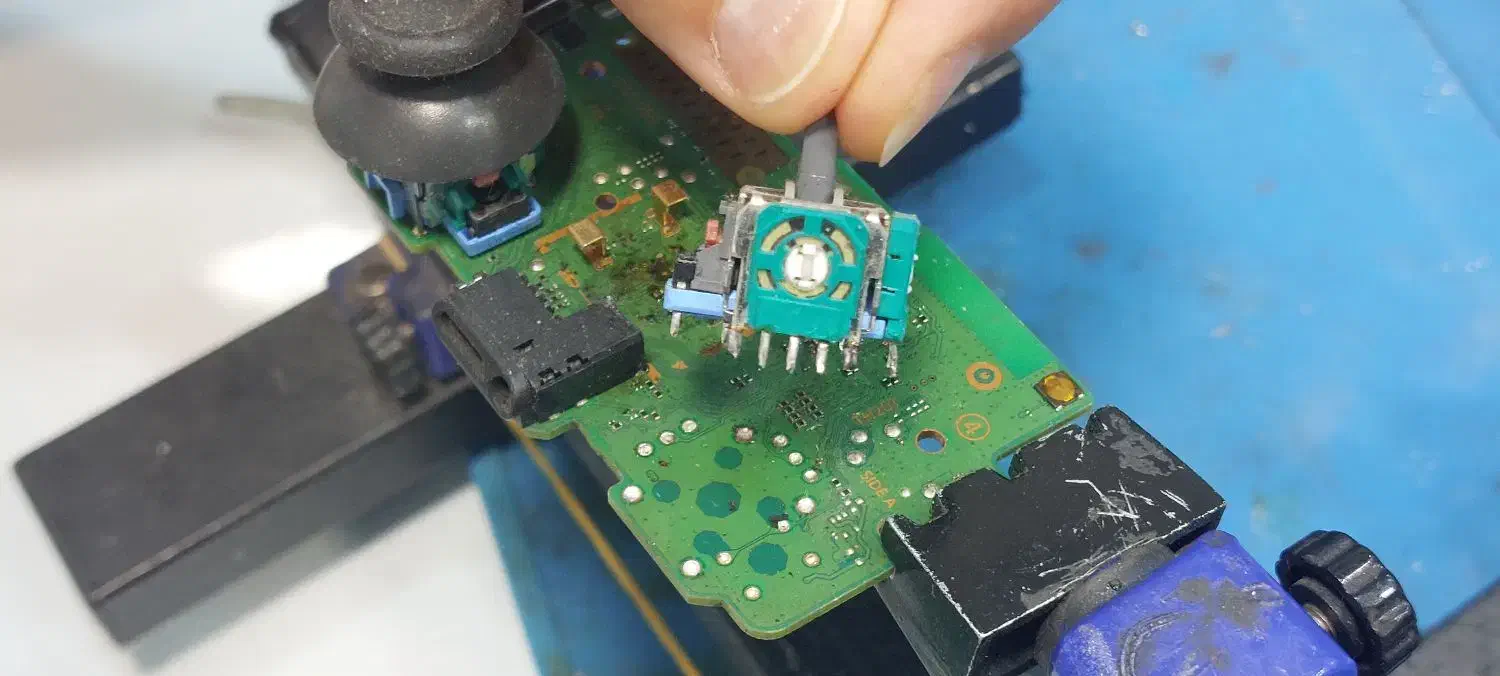 تعمیرات دسته و کنسول بازی|خدمات پیشه و مهارت|شیراز, وصال|دیوار