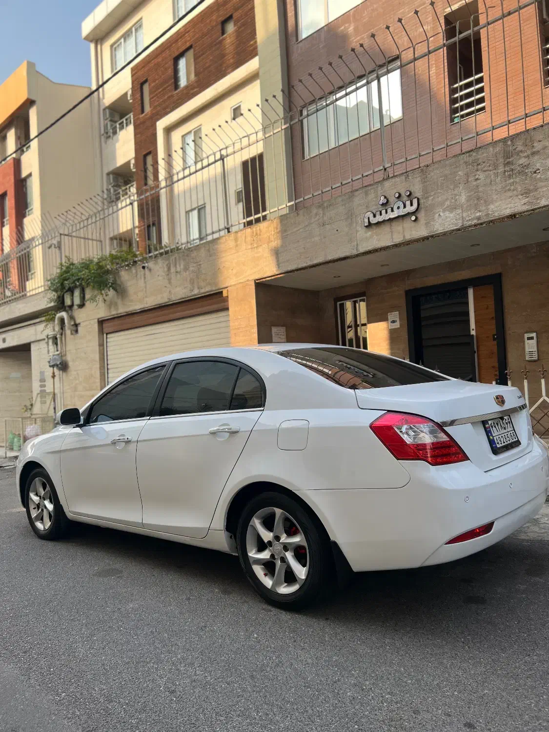 جیلی امگرند اتومات|خودرو سواری و وانت|رشت, منظریه|دیوار