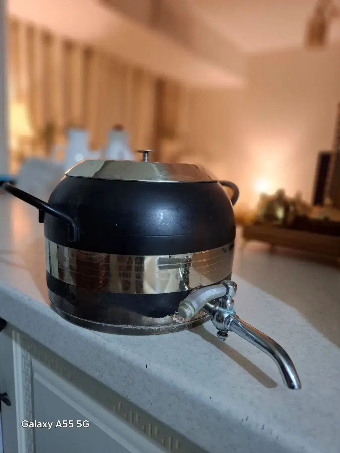 کتری کف چدن|قوری، کتری، قهوهساز دستی|پرند, فاز ۶|دیوار