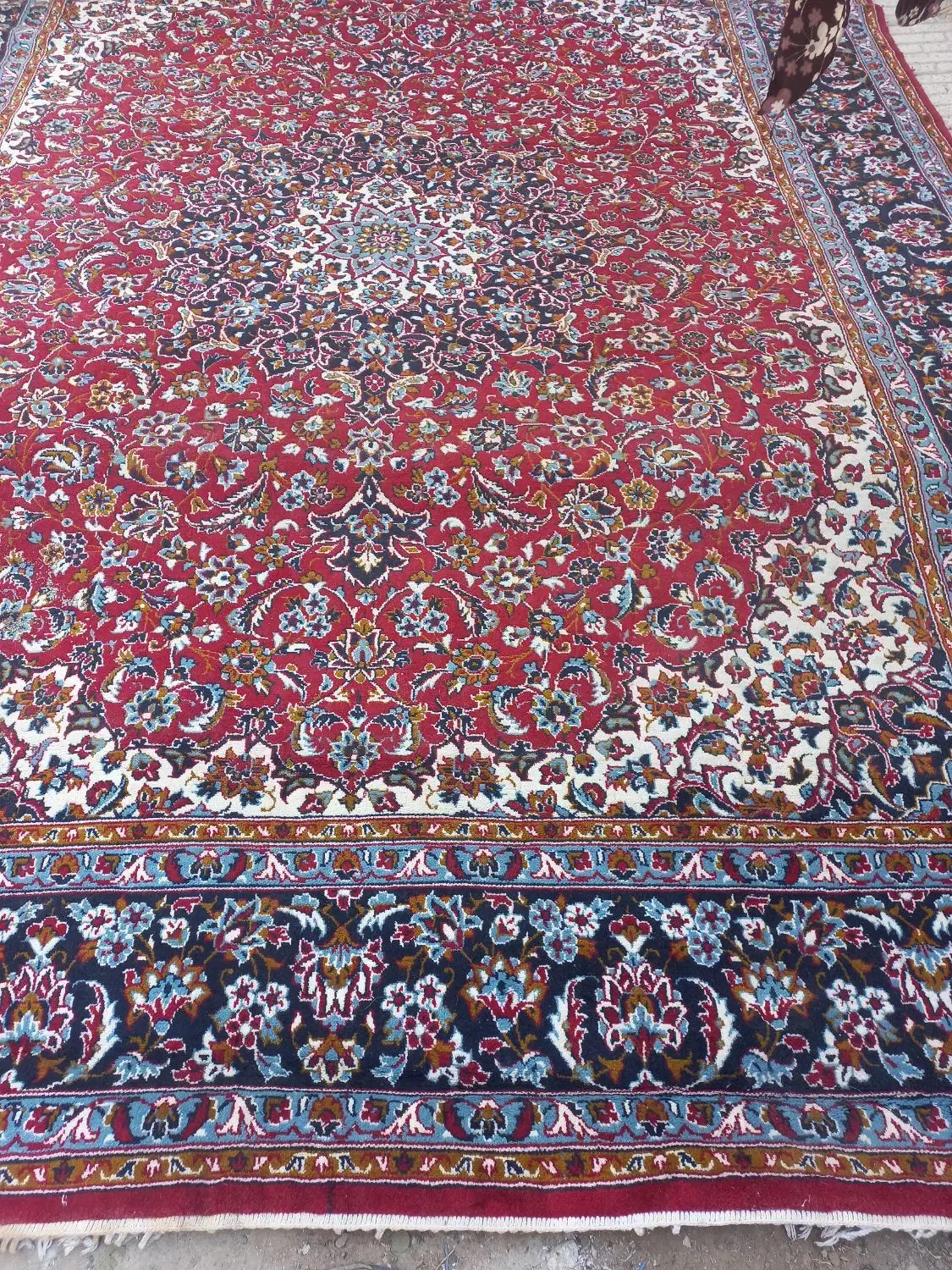 تعدادی فرش سالم بدون پوسیدگی و پارگی|فرش|ملایر, |دیوار