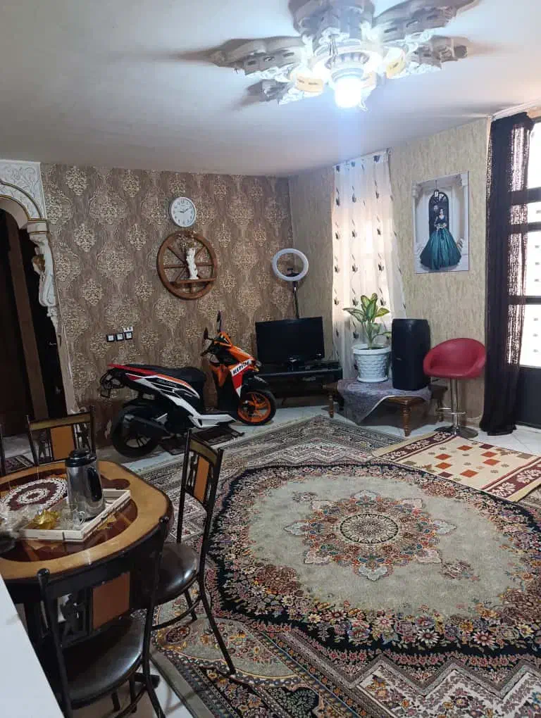منزل ۱۳۲ متری حیاط دار + سوییت ۳۰ متری|اجارهٔ آپارتمان|شیراز, بالا کفت|دیوار