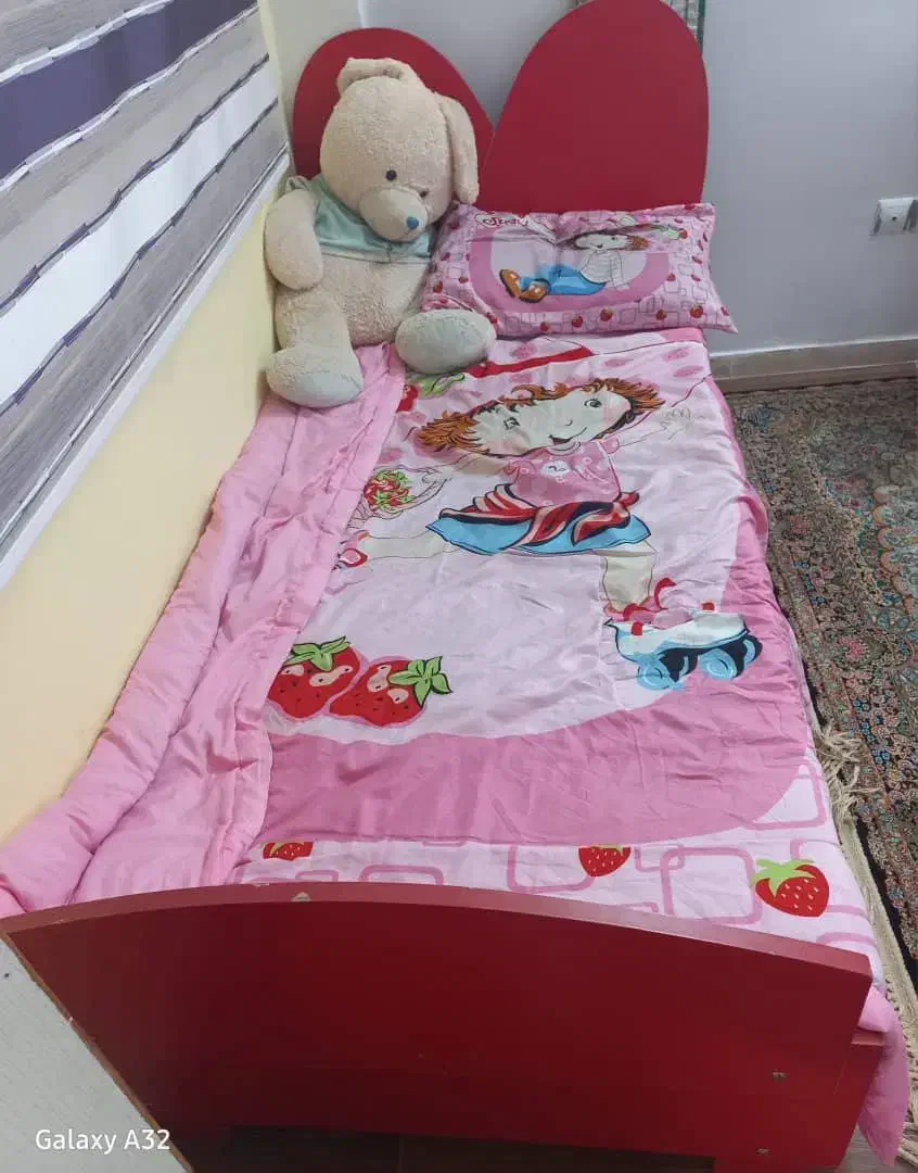 تخت میز کتابخانه و بوفه چوبی در حد نو|تخت و سرویس خواب|گرگان, |دیوار