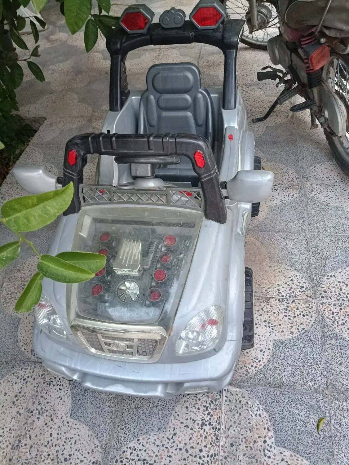 ماشین شارژی|اسباب‌بازی بچه|شیراز, فضل‌آباد|دیوار
