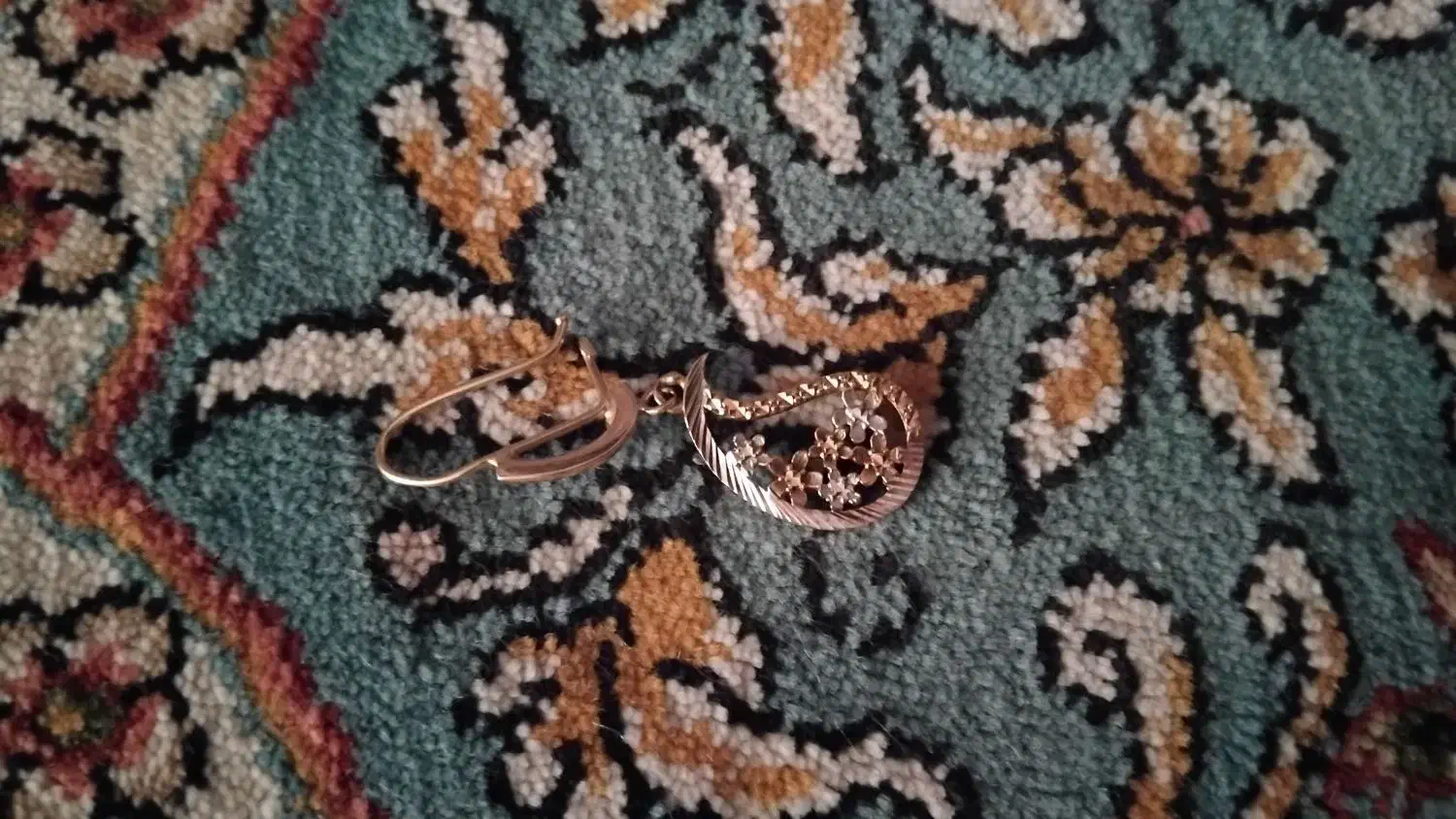 گوشواره ۴گرم و۲۰۰سوت باکاغذ خرید|جواهرات|ورامین, ورامین|دیوار