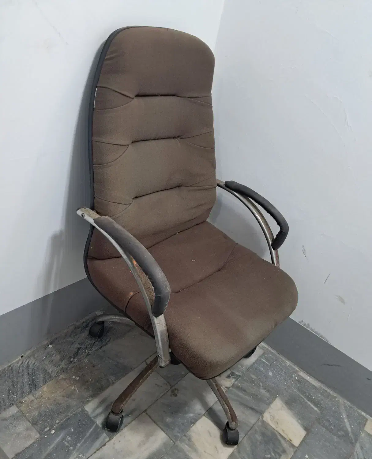 صندلی چرخدار مناسب منزل و دفترکار|صندلی و نیمکت|بندر انزلی, شیلات|دیوار