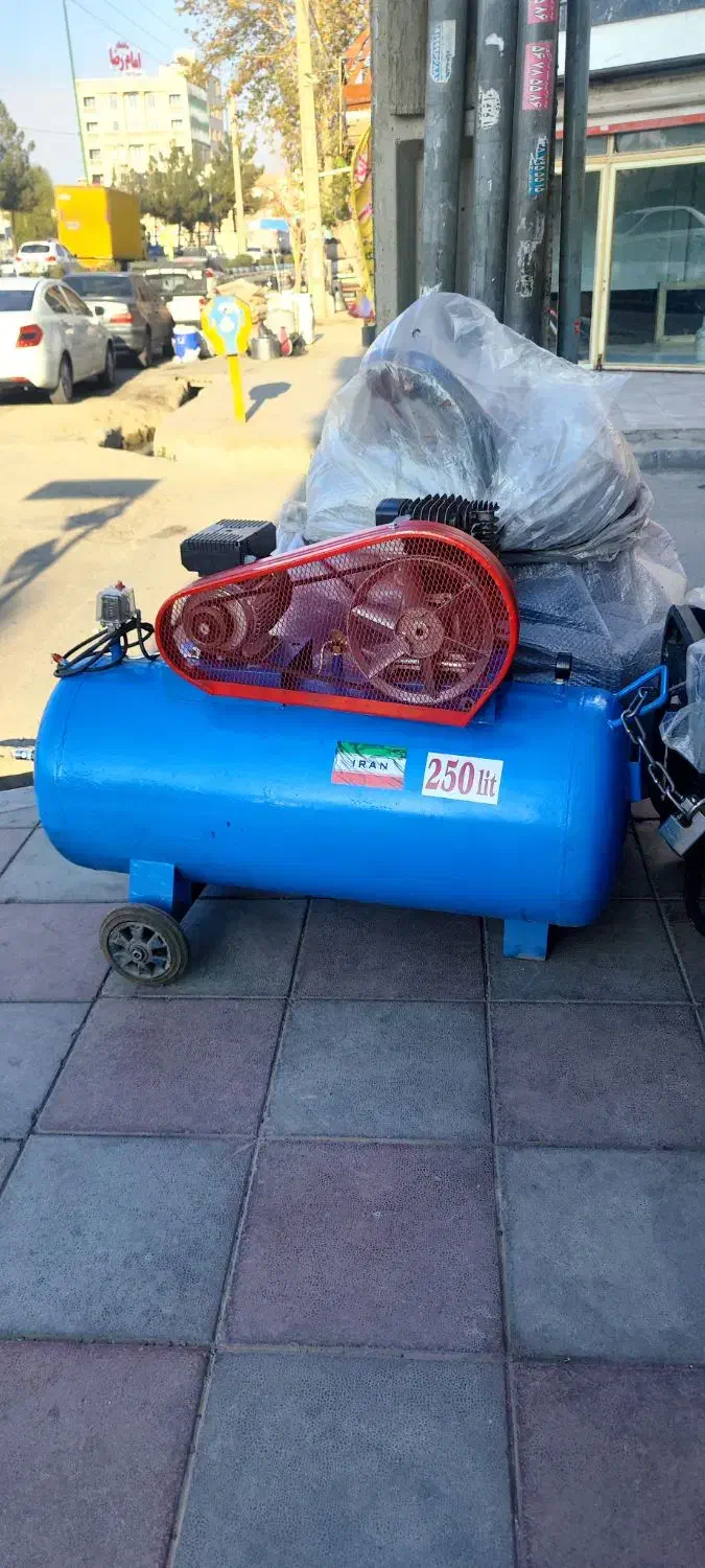 پمپ باد ۲۵۰ لیتری تکفاز درحد / دورکن لبه چسبان|ابزارآلات|چهاردانگه (تهران), |دیوار