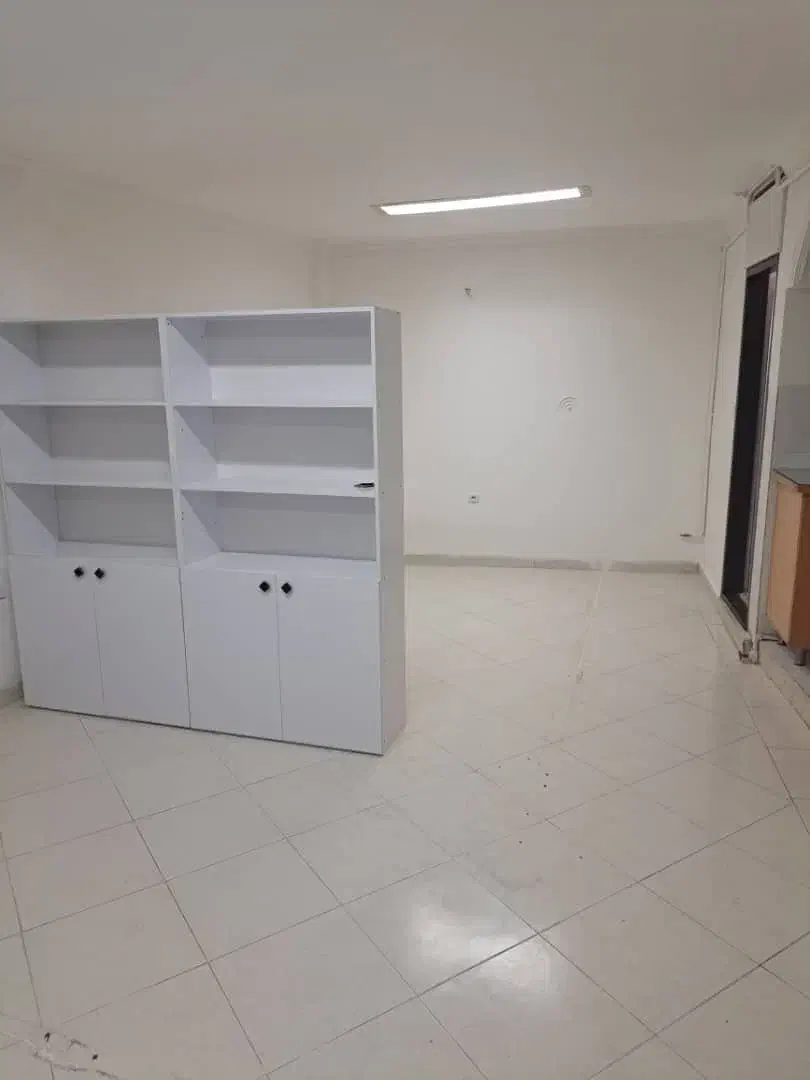 دفترکار حاشیه شهدا تمیز تازه رنگ یکسره|اجارهٔ دفتر کار، اتاق اداری، مطب|بیرجند, |دیوار