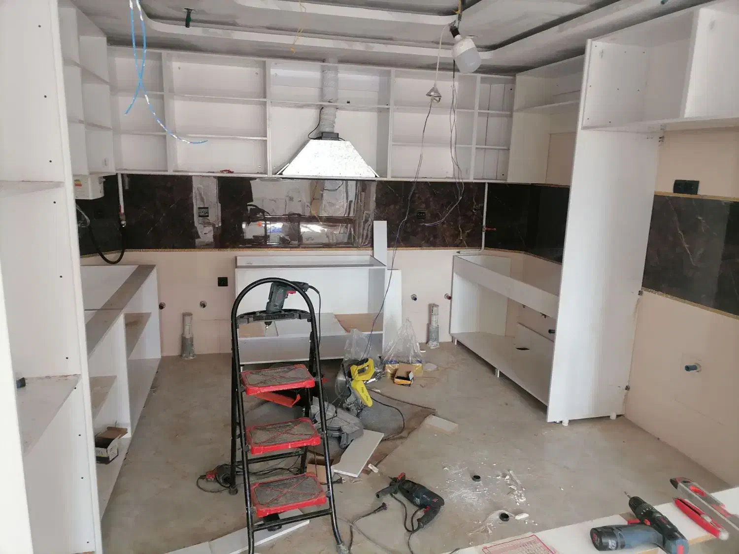 نصب نصاب کابینت‌پی وی سی‌‌،کناف،تایل،آزران‌|خدمات پیشه و مهارت|کرمان, |دیوار