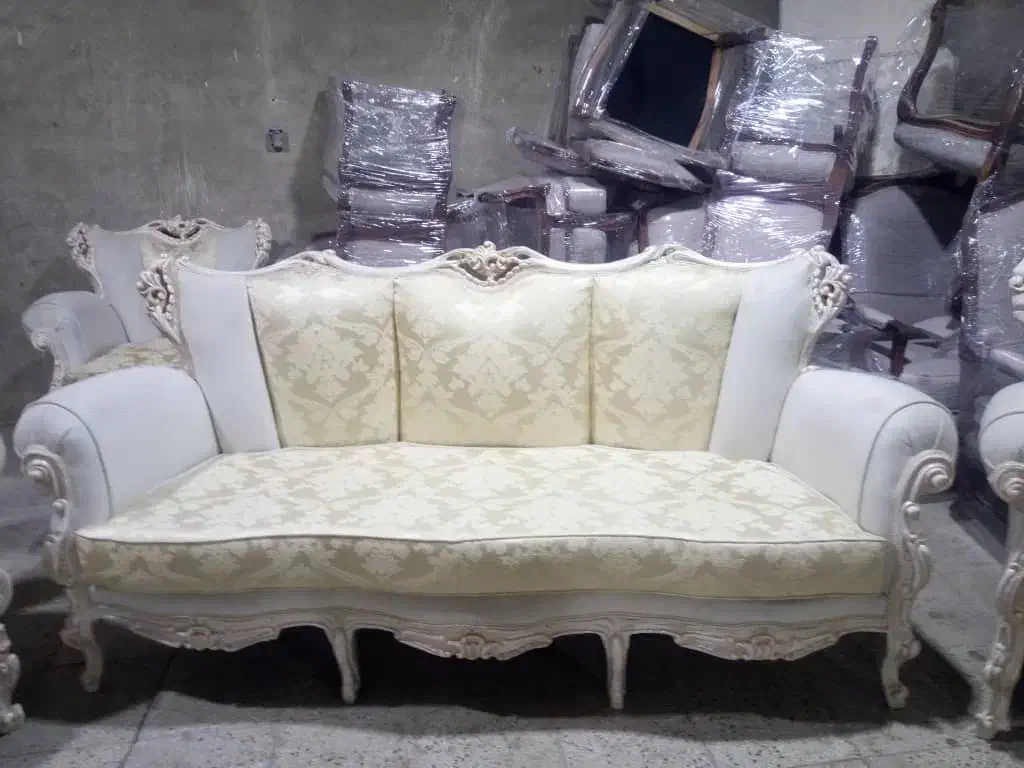 مبل کلاسیک 120تومن نخر فقط 50تومن|مبلمان خانگی و میز عسلی|جاجرود, |دیوار