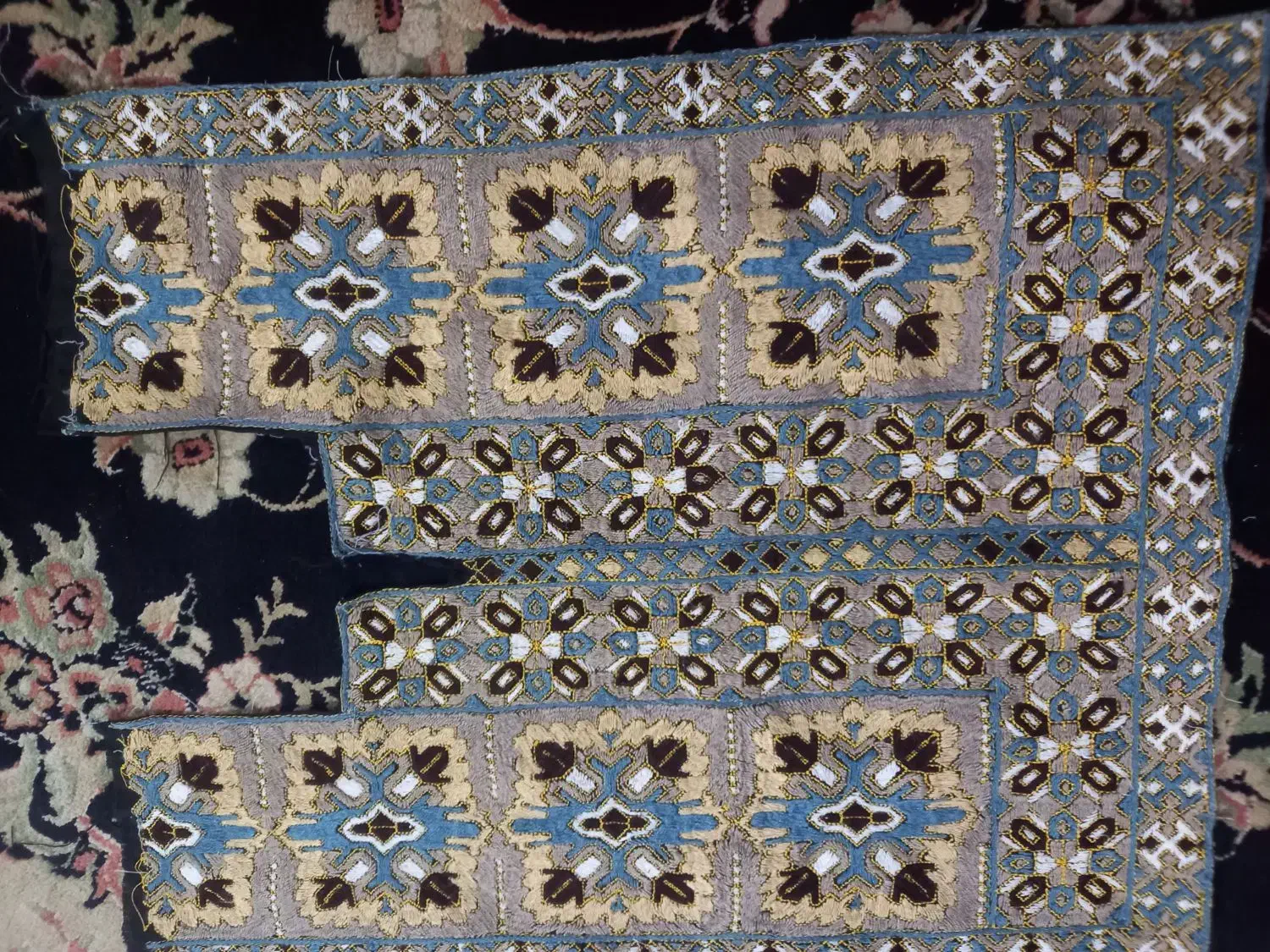 زیح استین|لباس|ایرانشهر, |دیوار