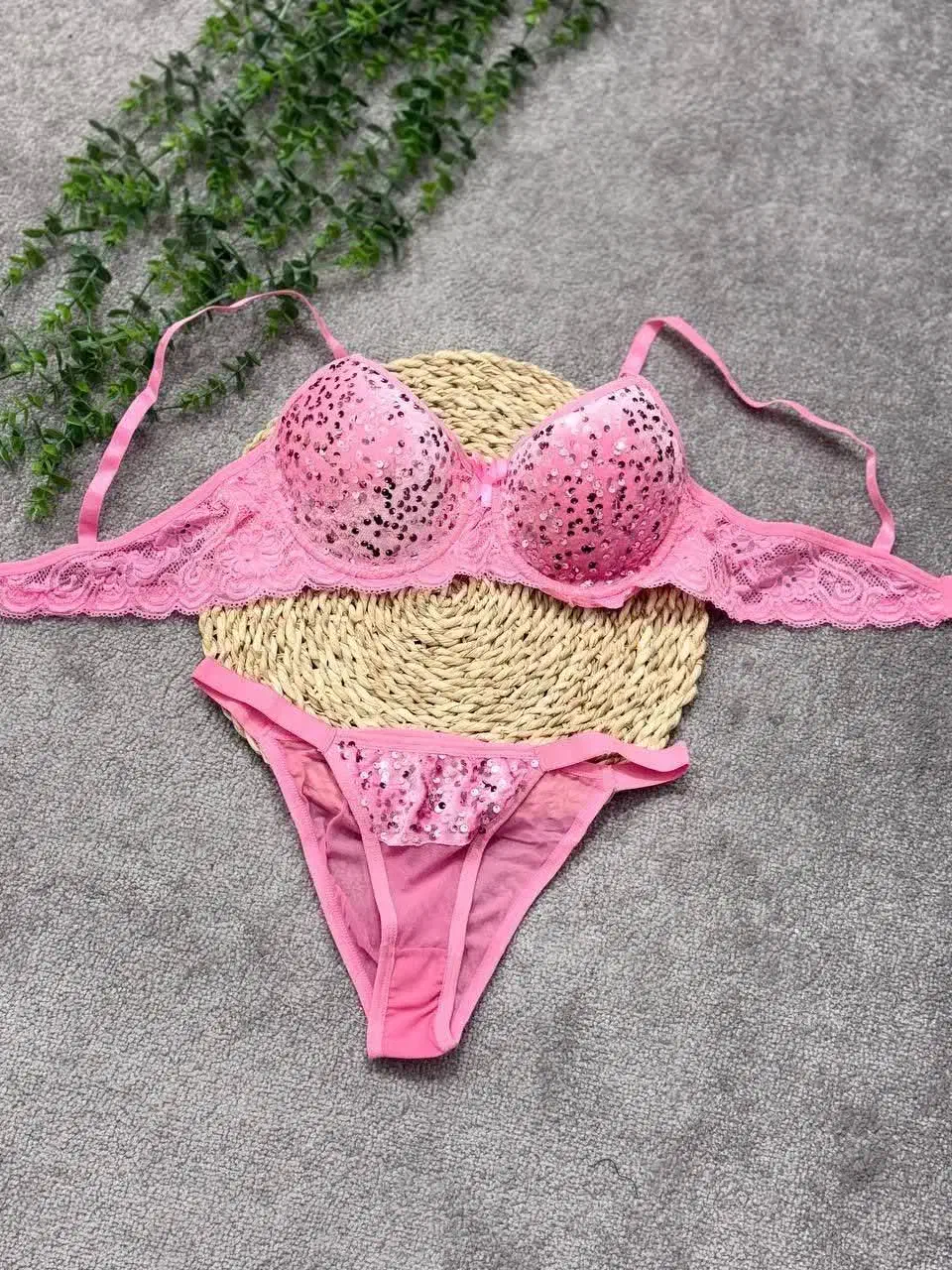 لباس های زنانه، خواب و...|لباس|رشت, معلم|دیوار