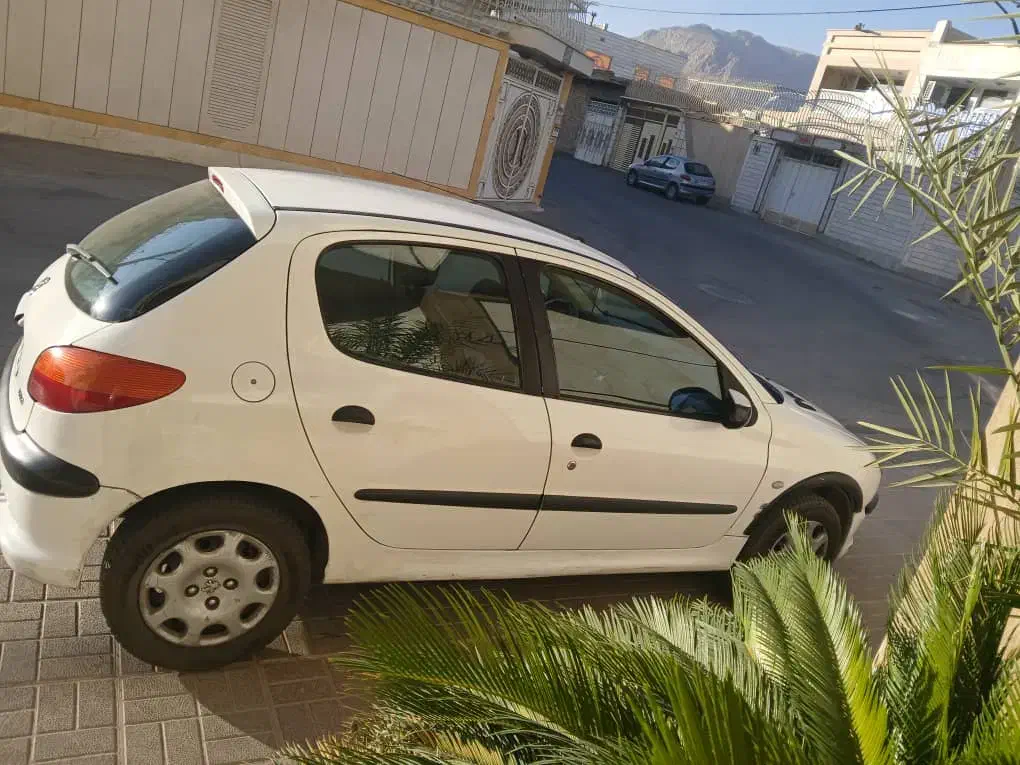 پژو 206 تیپ 2 دنده ای|خودرو سواری و وانت|خمینی‌شهر, |دیوار