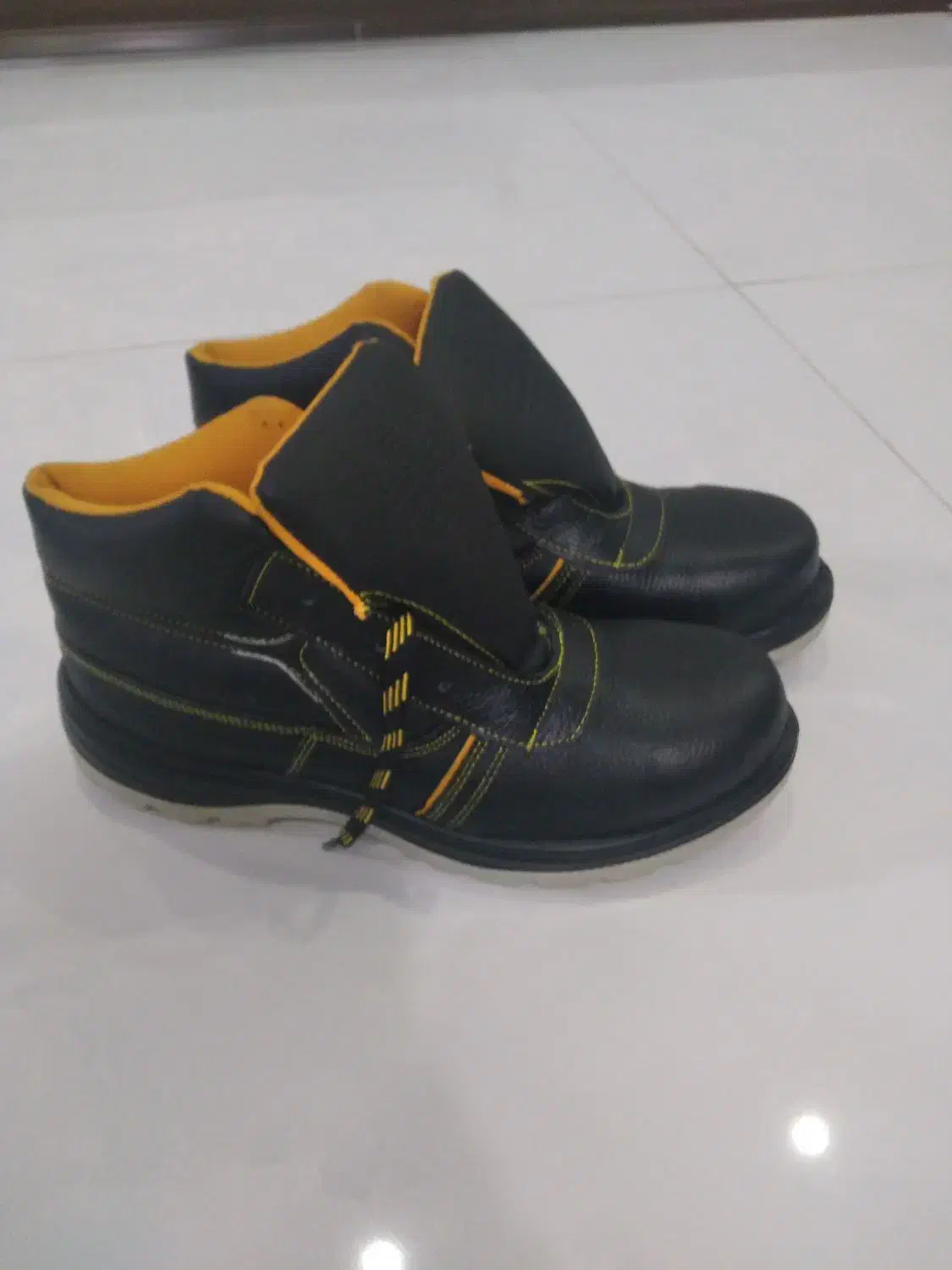 کفش ایمنی|کیف، کفش، کمربند|فردیس, منظریه|دیوار