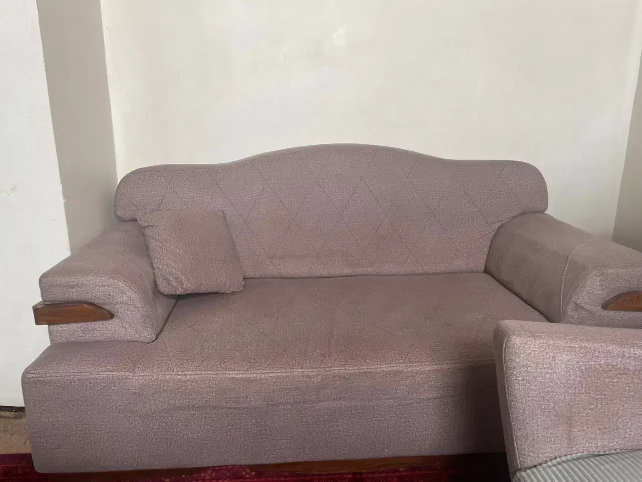 مبل ۷ نفره|مبلمان خانگی و میز عسلی|فولادشهر, مسکن مهر فولادشهر|دیوار