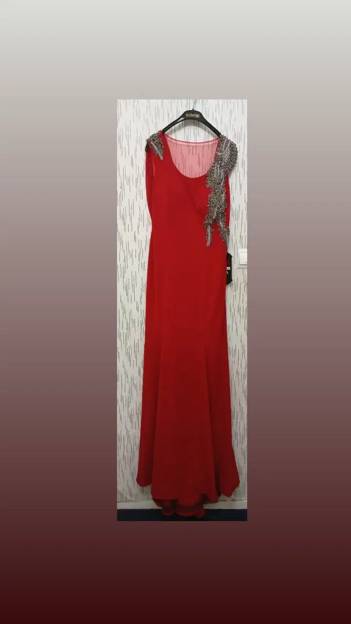 لباس مجلسی|لباس|کوهسار (البرز), |دیوار