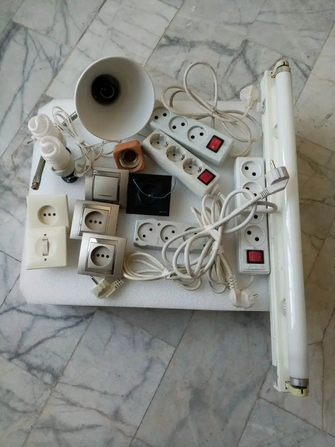 کلید پریز وسه راهی ولوازم برقی|سایر لوازم برقی|شهریار, شهریار|دیوار