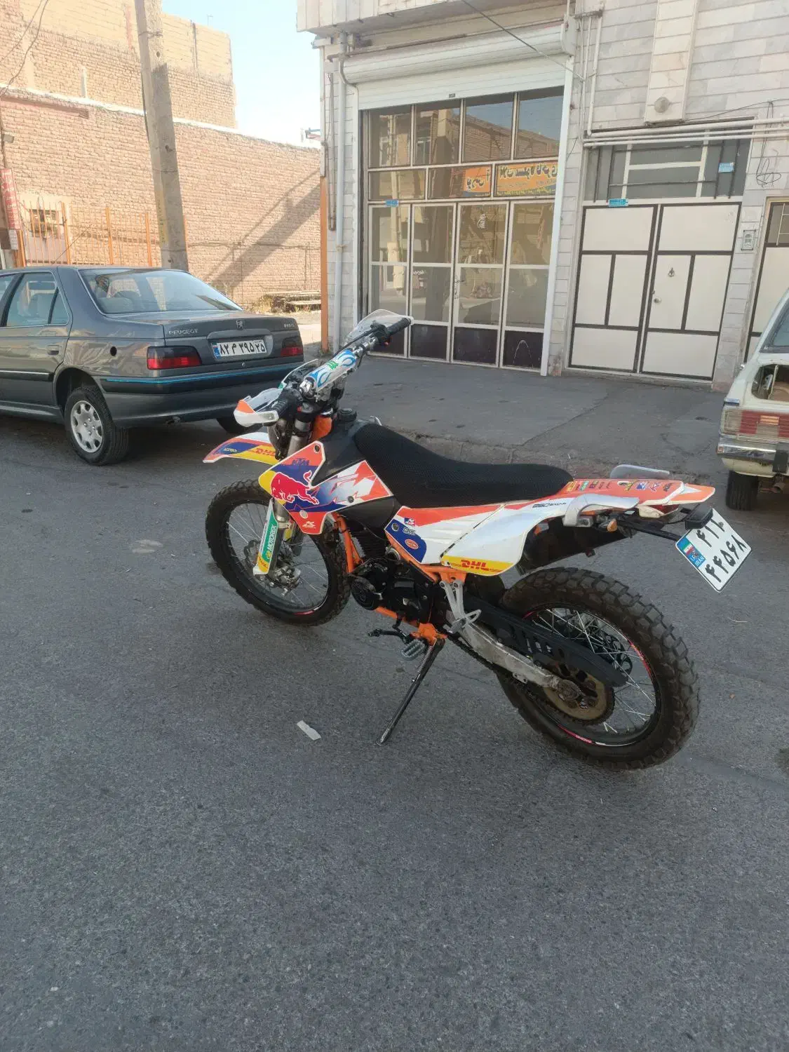 فلات نیو کی تی ام|موتورسیکلت|مهربان, |دیوار