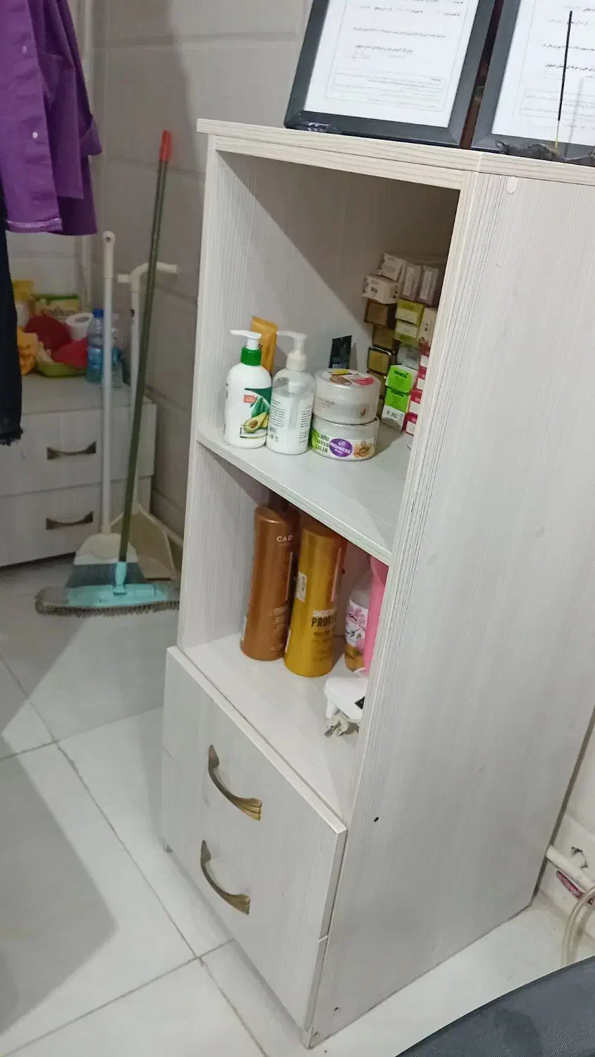 وسایل آرایشگاه|آرایشگاه و سالن‌های زیبایی|ساوه, |دیوار