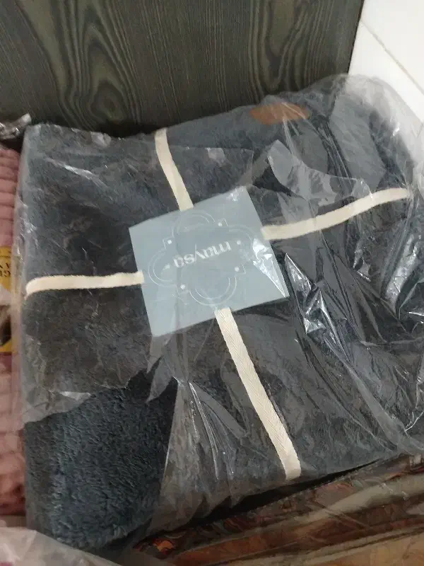 پتوهای خزدار|رختخواب، بالش، پتو|شهر بابک, |دیوار