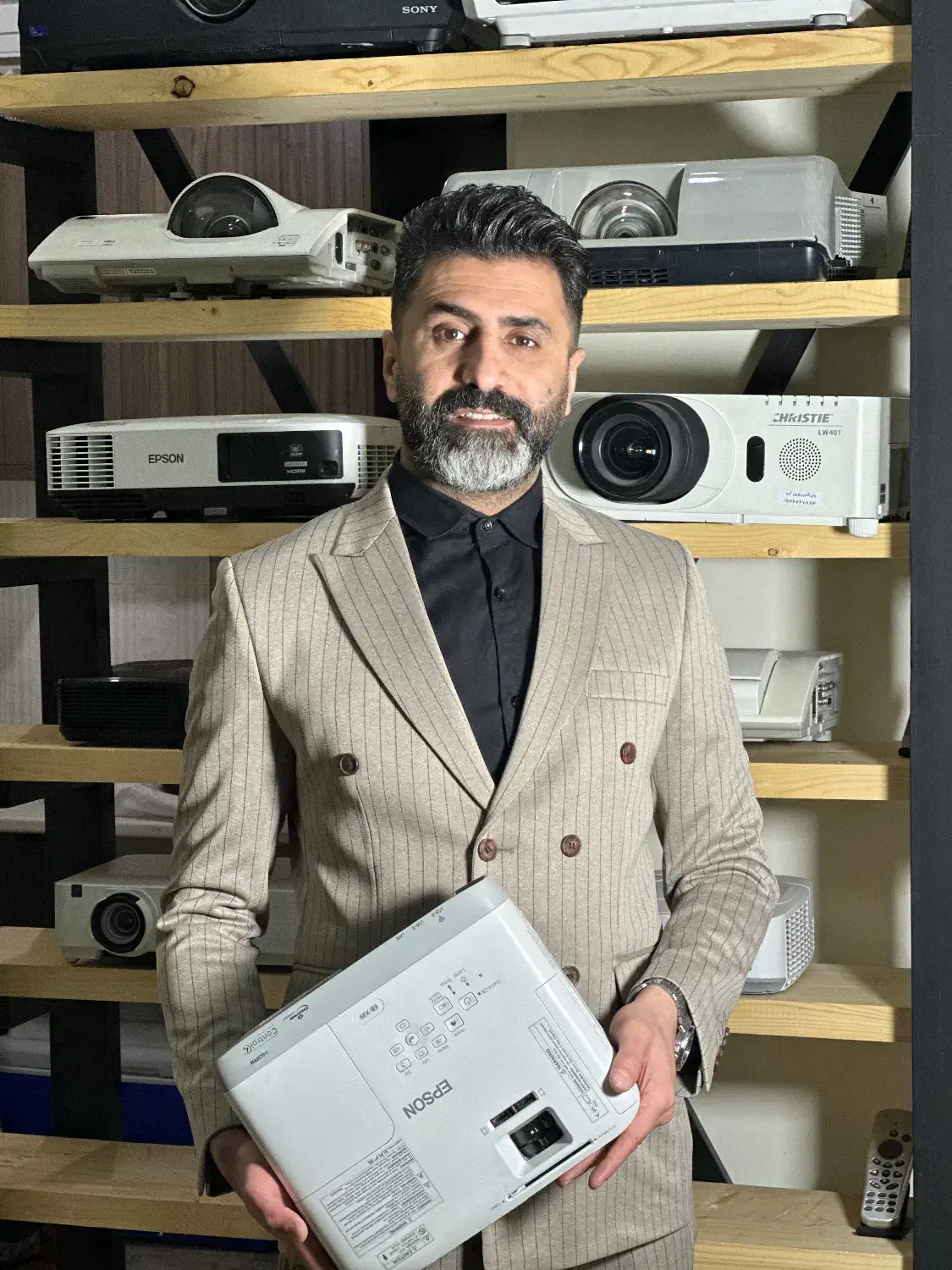 ویدئو پروژکتور اورجینال|تلویزیون و پروژکتور|کوهدشت, |دیوار