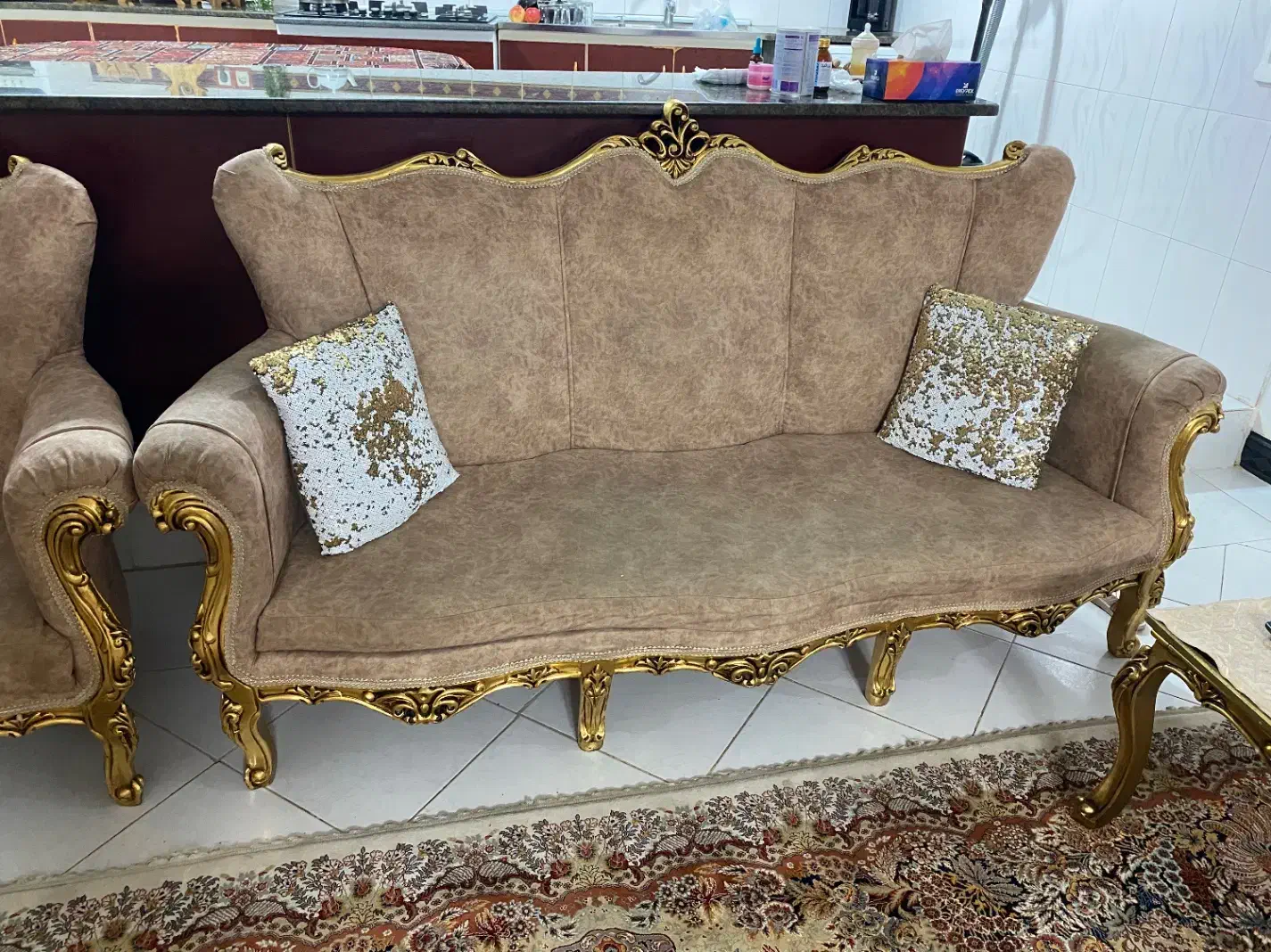 مبل ۹ نفره به همراه میز عسلی|مبلمان خانگی و میز عسلی|کلاچای, |دیوار